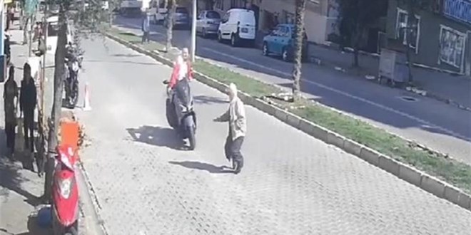 Motosikletin çarptığı yaya hayatını kaybetti