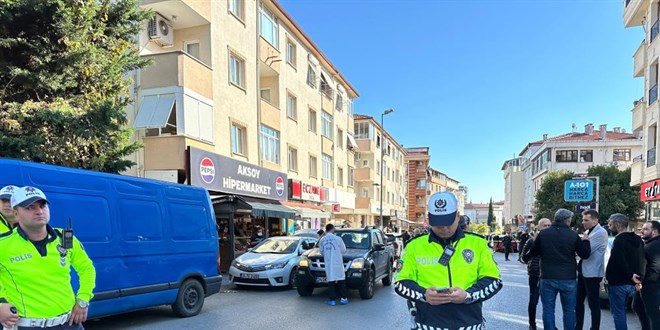 Üsküdar'da polise çekiçle saldırdılar: 3 yaralı