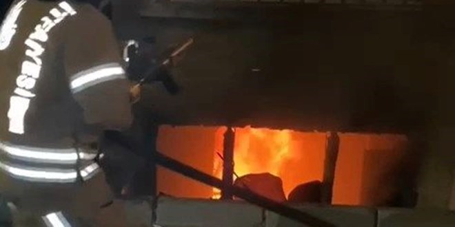 Şarjdaki elektrikli skuterın patlaması nedeniyle yangın çıktı