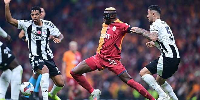 Beşiktaş, ligdeki ilk mağlubiyetini derbide yaşadı
