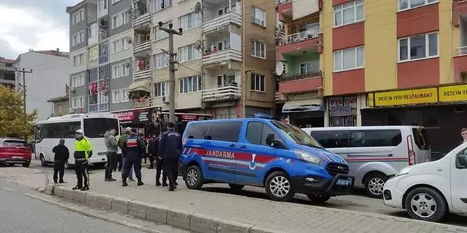 1 kişinin öldüğü, 1'i polis 5 kişinin yaralandığı mekanın önünde 2 yıl sonra keşif yapıldı