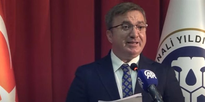 Vali'den 'burs, iki hafta kahve masrafı etmez' eleştirisine esprili yanıt