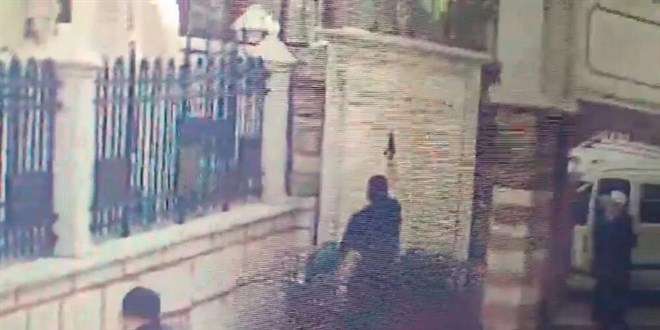 İsmailağa Camisi'nde havaya ateş açan şüpheli yakalandı