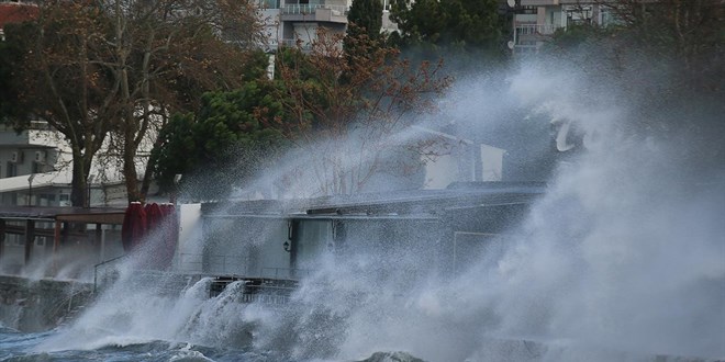 Marmara Denizi ve Ege Denizi'nin kuzeyi için 'fırtına' uyarısı