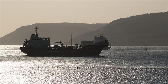 Çanakkale Boğazı transit gemi geçişlerine kapatıldı