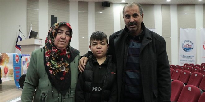 16 yaşındaki Tolga babasının böbreğiyle hayata tutundu