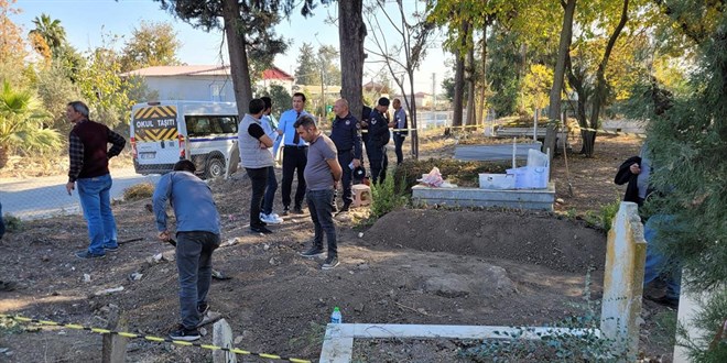 Cenazenin defnedildiği alanda 1100 sikke bulundu