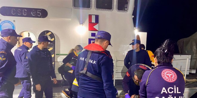 Sahil Güvenlik, Marmara ve Avşa'da rahatsızlanan 3 kişiyi tahliye etti