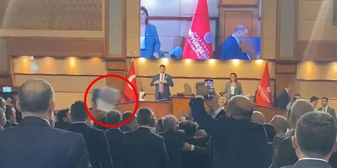 İBB Meclisine kavga nedeniyle ara verildi