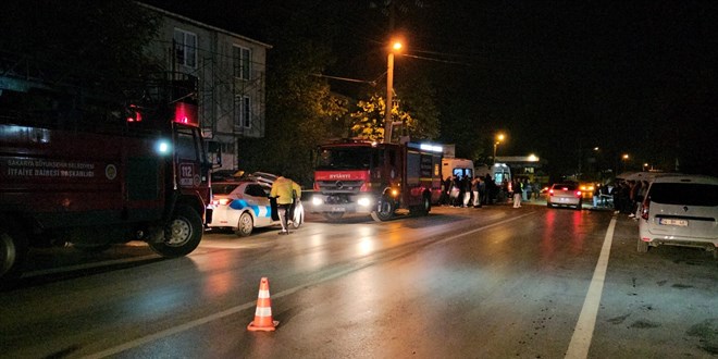 Sakarya'da ambulansın karıştığı zincirleme kazada 1 kişi öldü