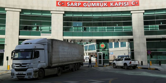 Sarp Sınır Kapısı'ndan tır geçişlerinde rekor kırıldı
