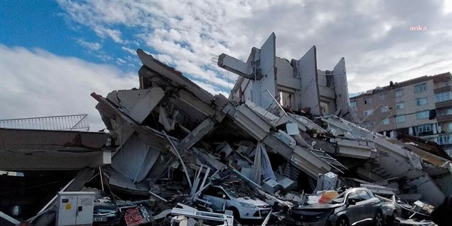 43 kişinin öldüğü apartmanın yıkılmasıyla ilgili 4 sanığa dava