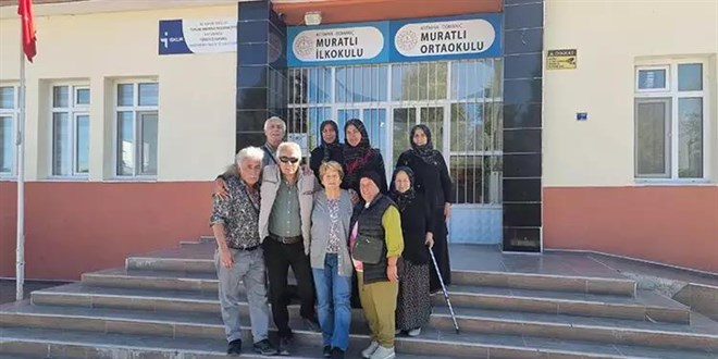 Korkarak gelip ağlayarak ayrıldığı köye 49 yıl sonra geri döndü