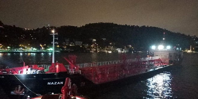 İstanbul Boğazı'nda gemi trafiği çift yönlü açıldı