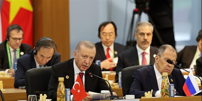 Cumhurbaşkanı Erdoğan, G20 Zirvesi'nin ilk oturumuna katıldı