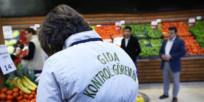 Afyonkarahisar'da sağlıksız gıda satan 3 kişiye 146 bin lira ceza kesildi
