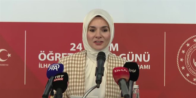 Bakan Göktaş, şehit ve gazi yakını öğretmenlerle buluştu