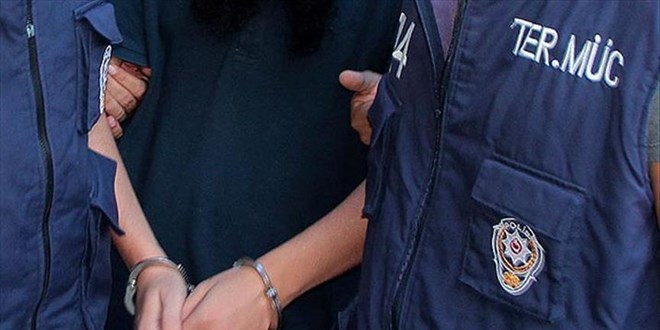 3 çocuk eşini tabancayla öldürdüğü öne sürülen zanlı tutuklandı