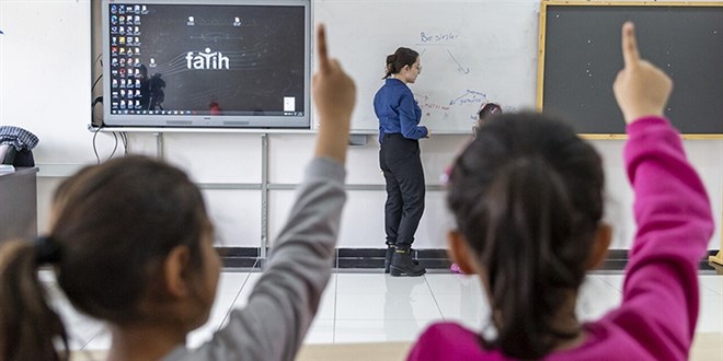 Öğretmenlerin 24 Kasım beklentisi: Birer maaş ikramiye