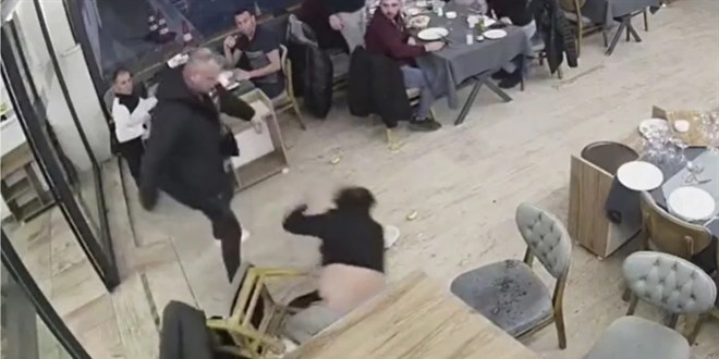 Belediye meclis üyesi gazeteciyi darbetti! Tutuklandı