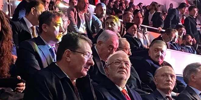Karamollaoğlu'nun Netanyahu sözlerini duyan AK Partililer salonu terk etti