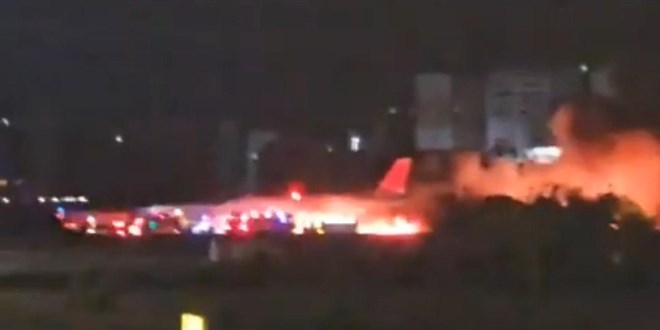 Antalya Havalimanı'nda Rus yolcu uçağında yangın çıktı