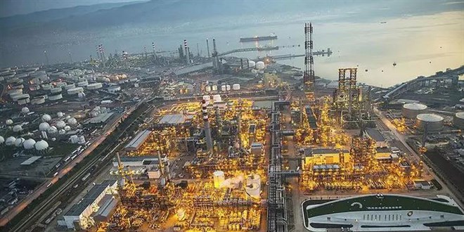 İzmir'de Aliağa Tüpraş Rafinerisi'nde yangın