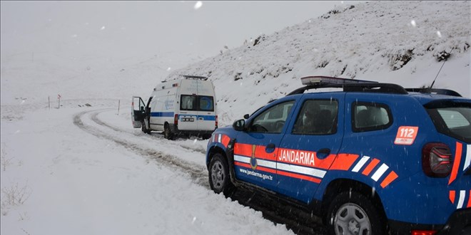 Diyaliz hastasının imdadına jandarma yetişti