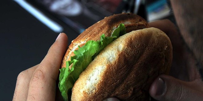 Bakanlık yeni listeleri yayımladı: Hamburger yerken dikkat!