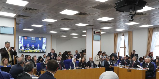 Taşcı: Aile ve Sosyal Hizmetler Bakanlığının bütçesi her yıl düşüşte