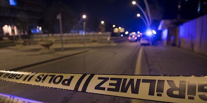 Manisa'da aranan zanlının açtığı ateşte 1 jandarma yaralandı