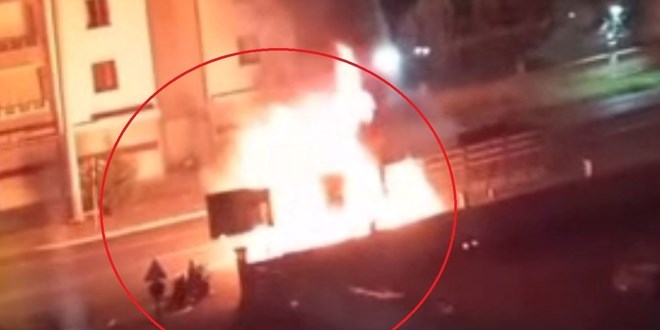 Diyarbakır'da 3 araç kundaklandı: Terör şüphelisi gözaltına alındı