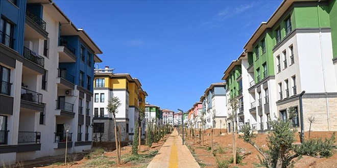 Deprem bölgesinde yıl sonuna kadar 200 bin konut teslim edilecek