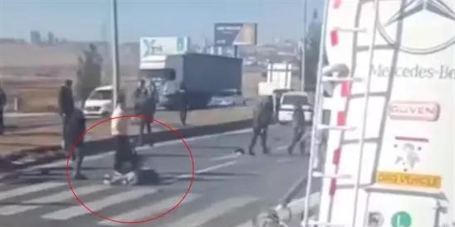 Hafif ticari aracın çarptığı anne öldü, kızı ağır yaralı