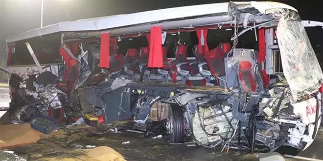 1 kişinin öldüğü, 20 kişinin yaralandığı otobüs kazasında şoför tutuklandı