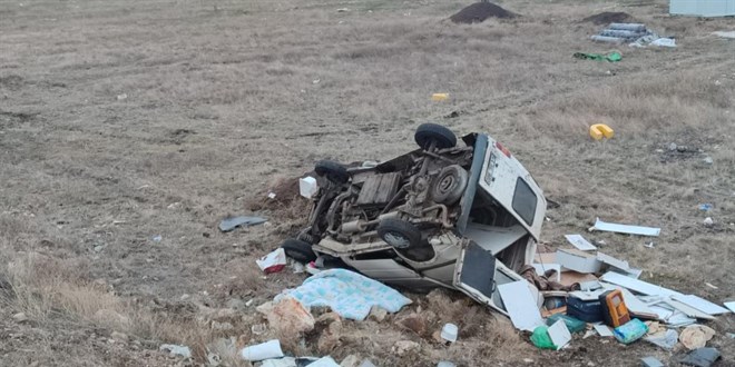 Gaziantep'te minibüs şarampole devrildi: 1 ölü, 3 yaralı