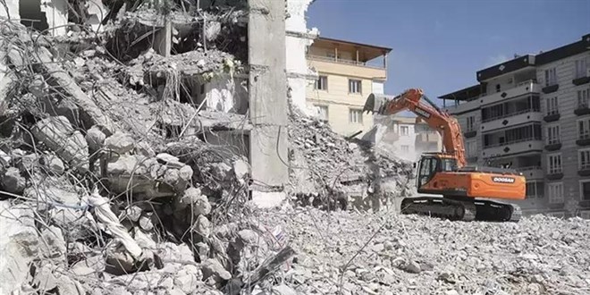 Depremde 26 kişinin öldüğü davada eski Nurdağı Belediye Başkanı Kavak'a 16 yıl hapis