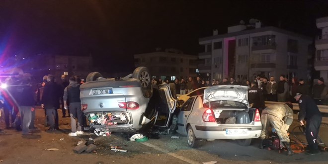 Bursa'da 3 aracın karıştığı kazada 1 kişi öldü