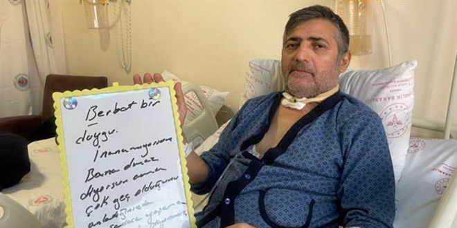 35 yıl sigara içti, sesini kaybetti