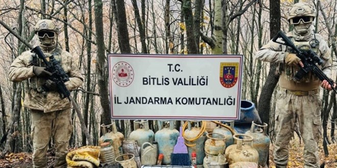 Sığınakta ele geçirilen yaşam malzemeleri imha edildi