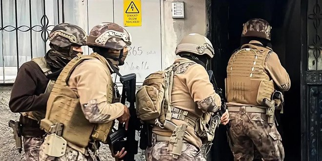 İzmir merkezli DEAŞ operasyonunda 31 şüpheli tutuklandı