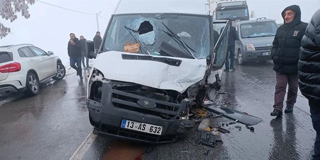 Bitlis'te 23 araç birbirine girdi: Çok sayıda yaralı var