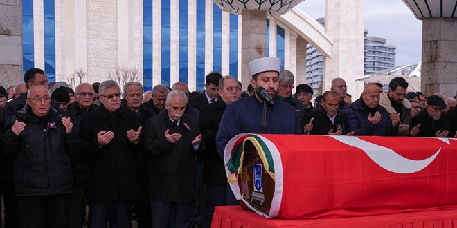 Eski AYM Başkanvekili Üstün son yolculuğuna uğurlandı