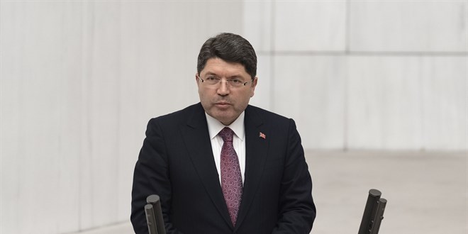 Bakan Tunç, cezaevlerinde çıplak arama iddialarını yalanladı