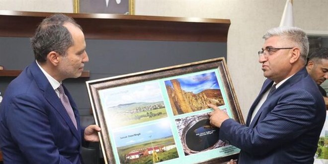 Bir belediye başkanı daha partisinden istifa etti