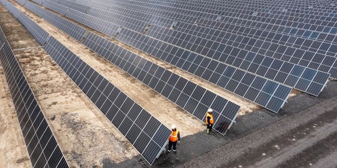 Güneş enerjisinde yıl sonu hedefi 20 bin megavat