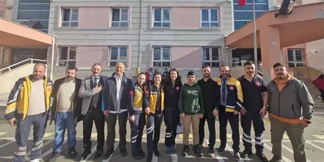 13 yaşındaki çocuğun okulda kalbi durmuştu, sınıfına geri döndü