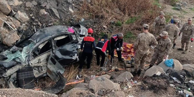 Şırnak'ta otomobil atık su kanalına düştü: 2 ölü