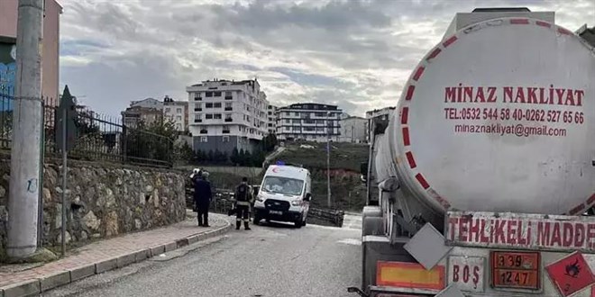 Yüzüne kimyasal madde temas eden tanker şoförü, hastaneye kaldırıldı