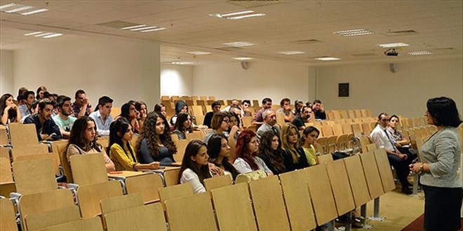 Akademisyen maaşlarına iyileştirme çağrısı: 'En az 2 yoksulluk sınırı' talebi